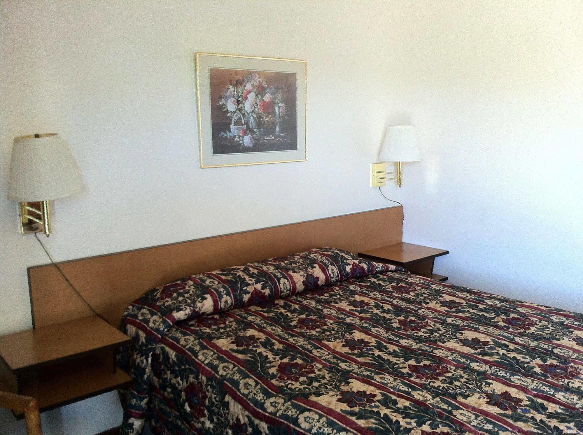 Greenway Motel Redmond Room photo